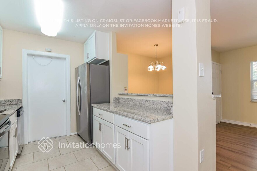 Building Photo - 511 Sutton Pl