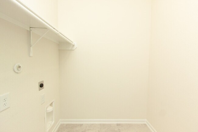 Building Photo - 2011 Parnevik Pl