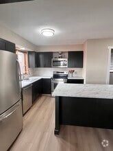 Building Photo - 225 Eagle Dr