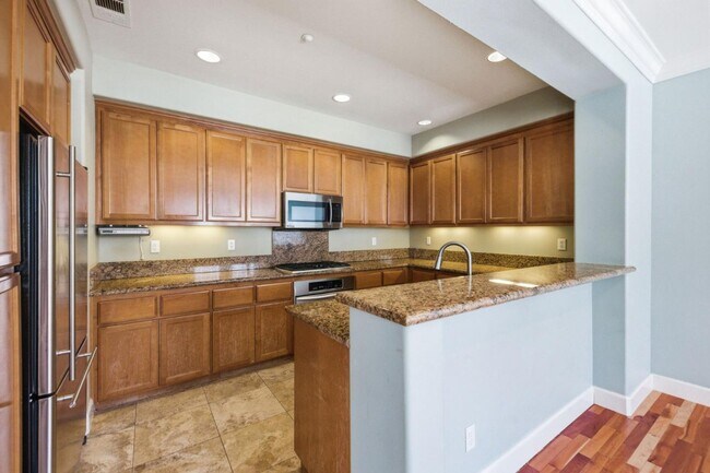 Building Photo - 200 Live Oak Way