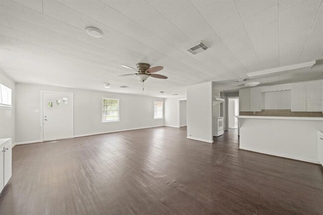 Building Photo - 1313 13th St N