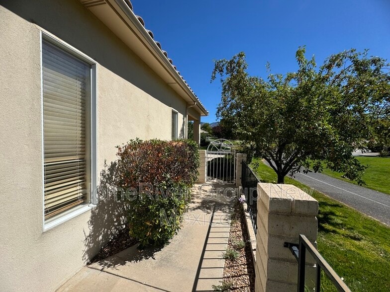 Primary Photo - 7005 Sky Valley Way NE