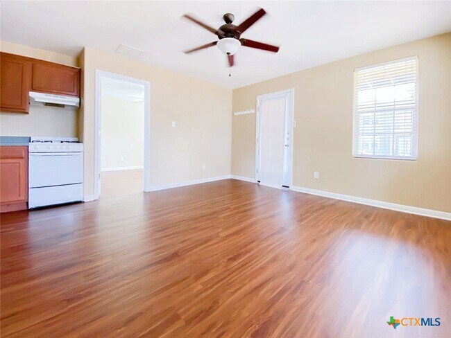 Building Photo - 118 Rush Haven