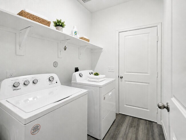 Building Photo - 5830 Capri Frst Dr