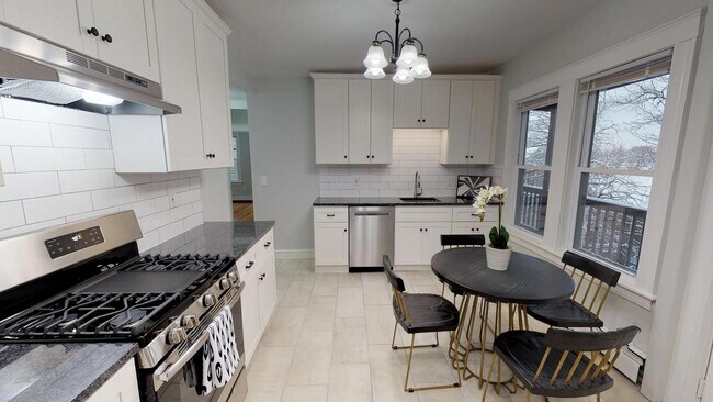 Building Photo - 110 Greenbrier St