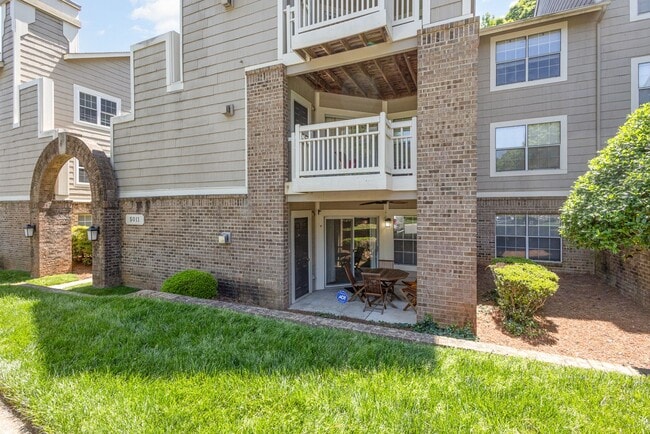 Building Photo - Delightful 2-bedroom, 2-bathroom condo