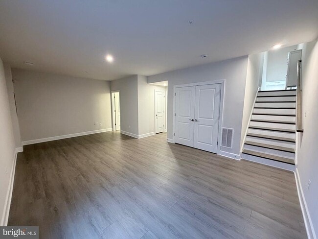 Building Photo - 10825 Foxtrot Cir