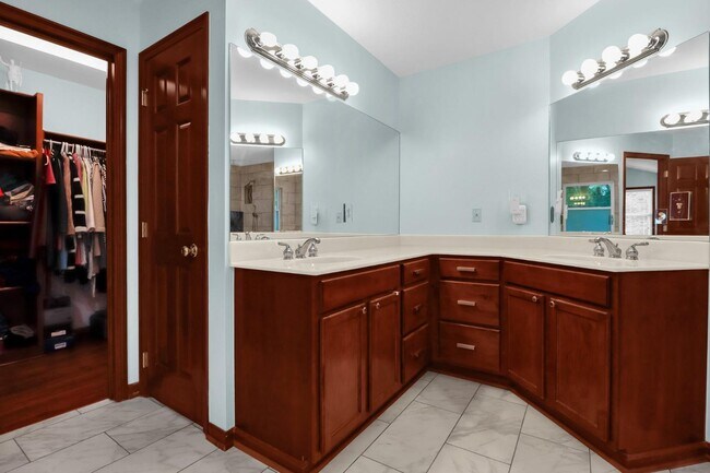 Building Photo - 5260 Leydorf Ln