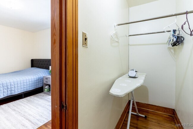 Building Photo - 38 Alexander Ave