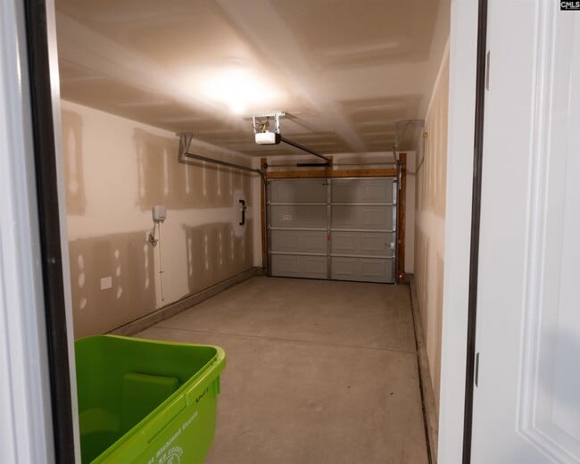 Building Photo - 859 Summerwood Ln