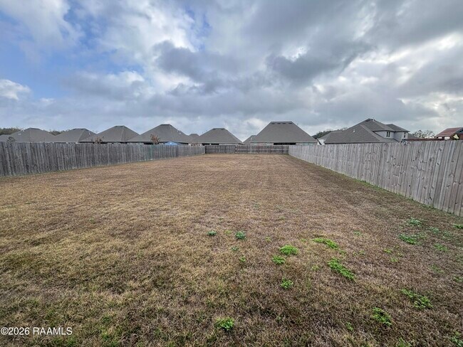 Building Photo - 400 Eastwood Dr