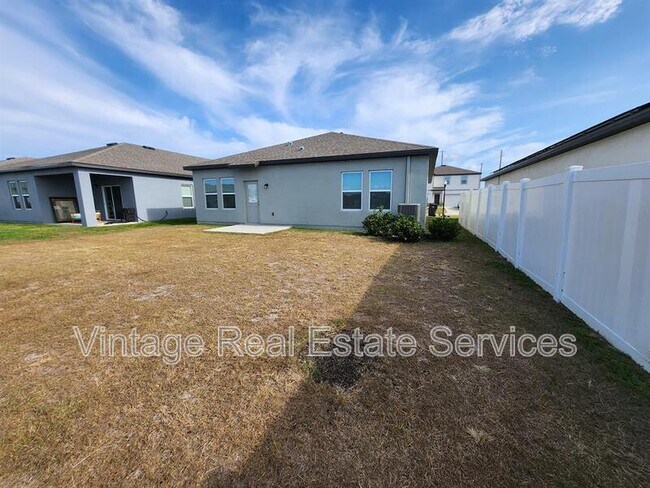 Building Photo - 2340 Harris Hawk Ave