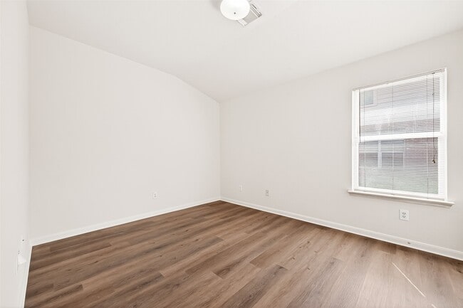 Building Photo - 2806 Powell Springs Ct