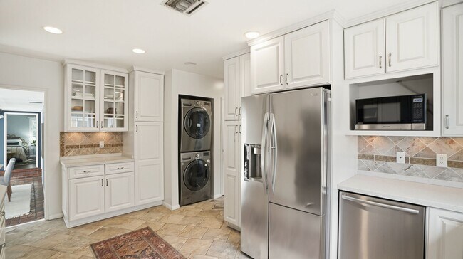 Building Photo - FALL IN LOVE with Ranch Style Living!