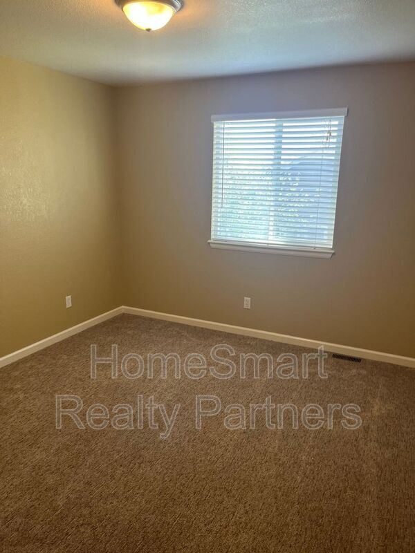 Building Photo - 3658 Claycomb Ln