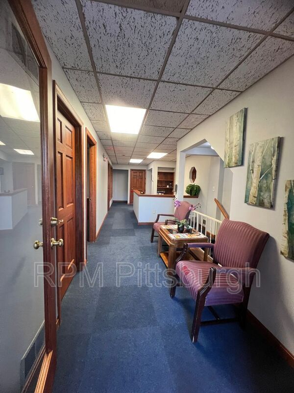 Building Photo - 606 California Ave