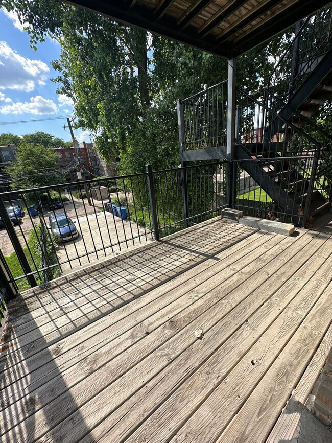 Building Photo - 4336 S Indiana Ave