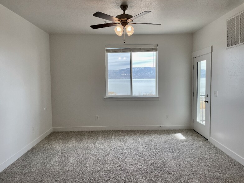 Building Photo - 745 N 380 W