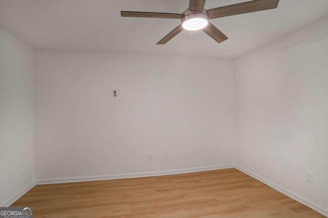 Building Photo - 432 Granville Ct