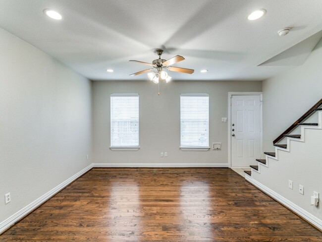 Building Photo - 4739 Bradford Dr