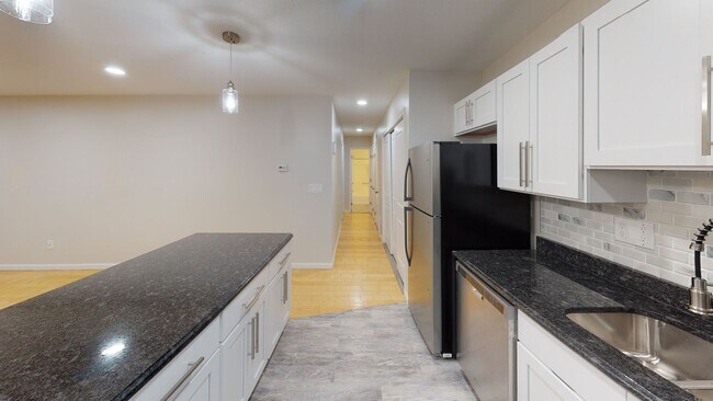 Building Photo - 465 Whalley Ave