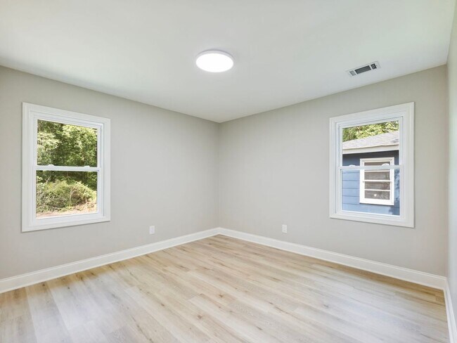 Building Photo - 2862 Argyle Dr NW