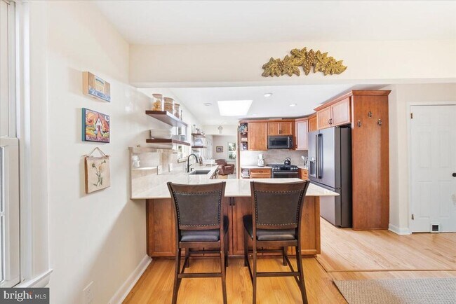 Building Photo - 40 Pine knoll Dr