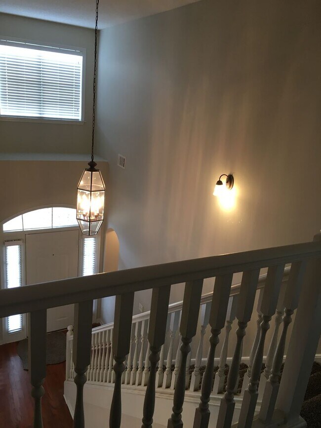 Building Photo - Beautiful 4br Lakeland home with a HUGE bonus room! Over 3300 sq ft! Pets are owner's approval, f...