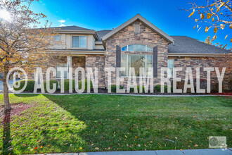 Building Photo - Beautiful Townhome in Draper!