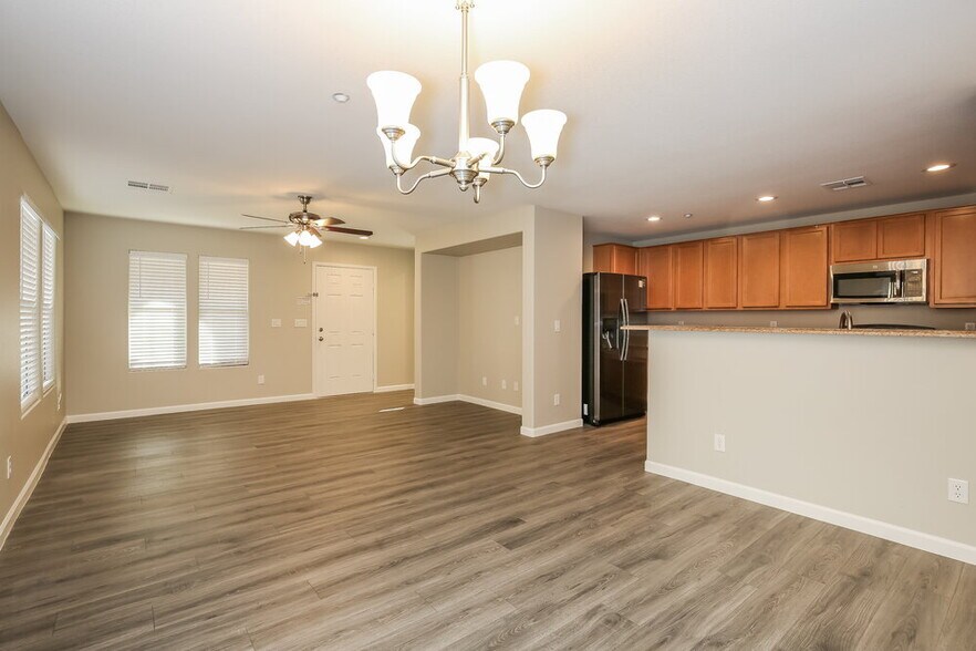 Building Photo - 10823 Mystic Shore Ave