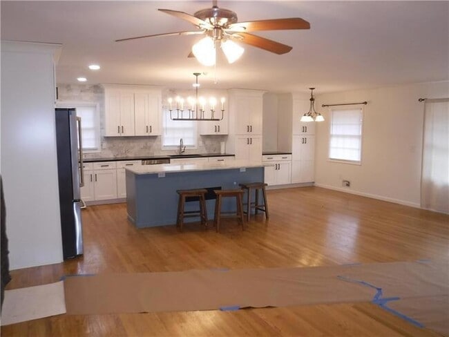 Building Photo - 4469 Leonora Dr