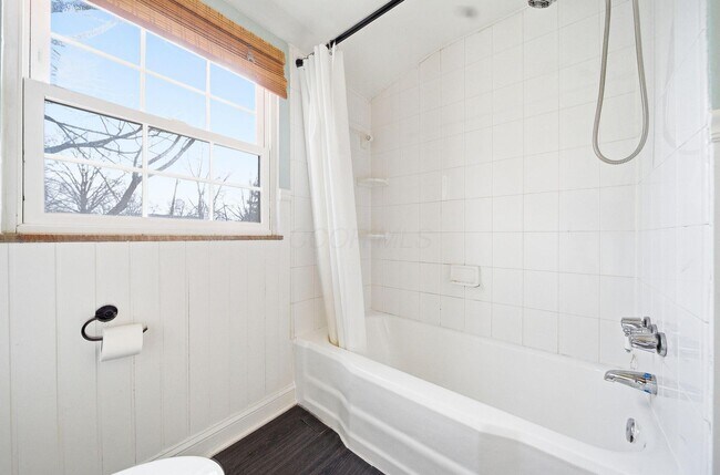 Building Photo - 532 N Drexel Ave