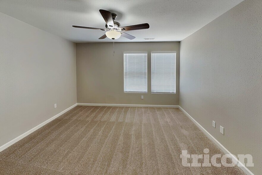 Building Photo - 758 Sinclair Dr