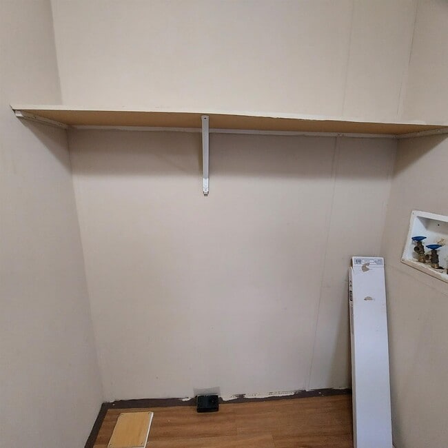 Building Photo - 911 Barrier Ln