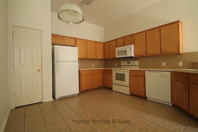 Building Photo - Off The Main Path