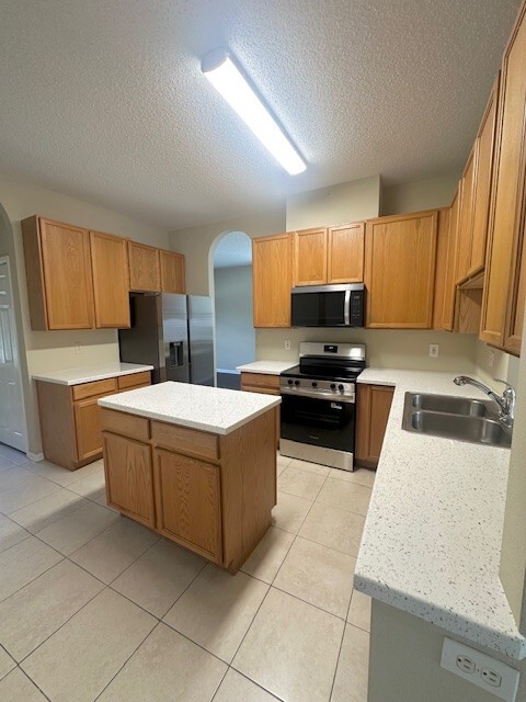 Building Photo - 1345 Brooke View Dr