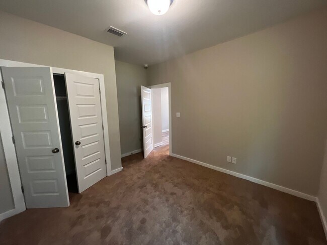 Building Photo - Home for Rent in Bay Minette, AL!! Availab...