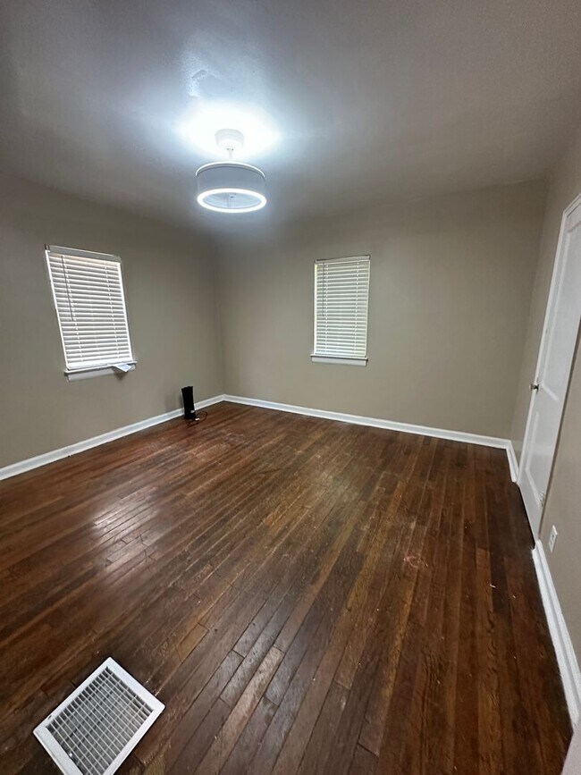 Building Photo - 3481 Hillside Ave