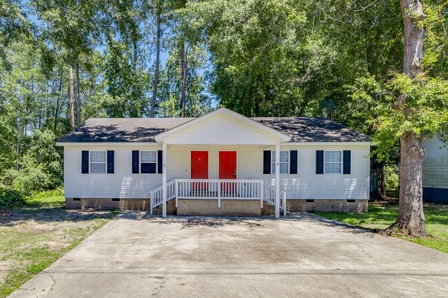 Building Photo - Completely Renovated 2BR Duplex with Granite Counters & Stainless Appliances