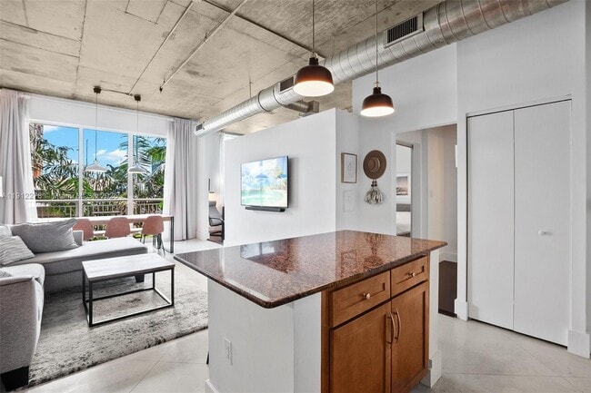 Building Photo - 2001 Biscayne Blvd