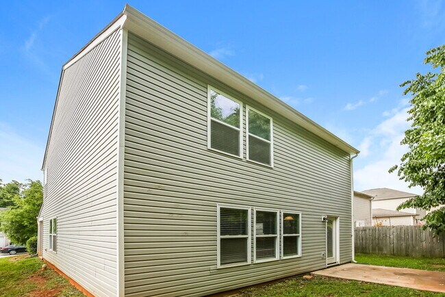 Building Photo - 5521 Twin Brook Dr