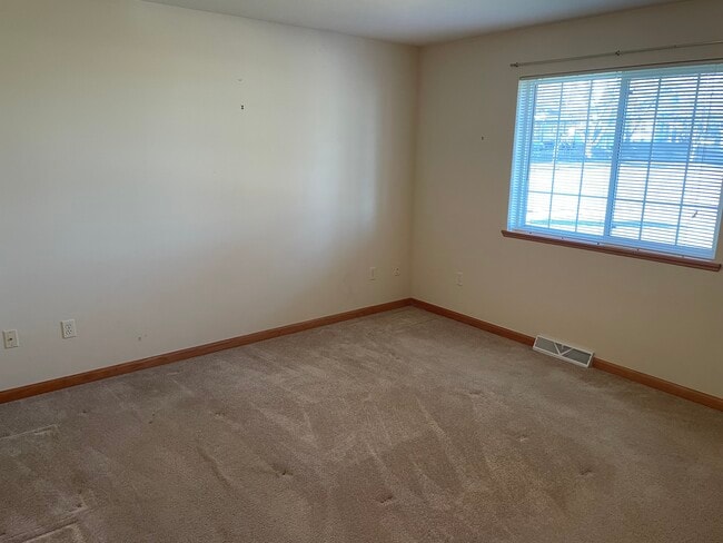 Building Photo - 508 3rd St