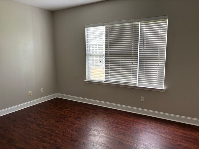 Building Photo - 3-Bedroom, 2-Bedroom Condo