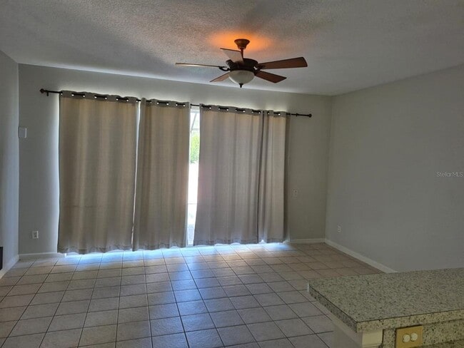 Building Photo - 2338 Silver Palm Dr