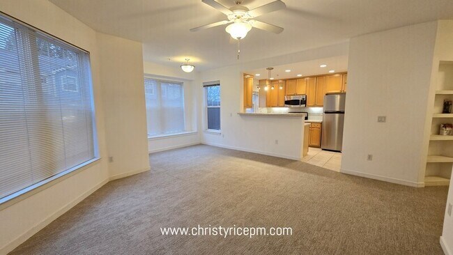 Building Photo - 4315 Issaquah-Pine Lake Rd SE