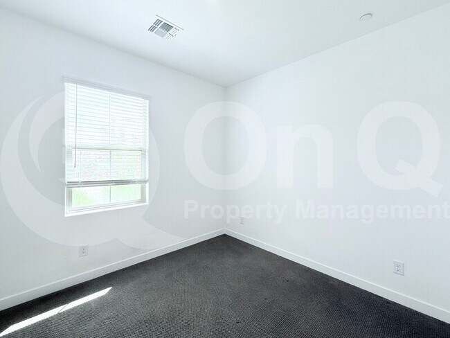 Building Photo - 4077 S Sabrina Dr
