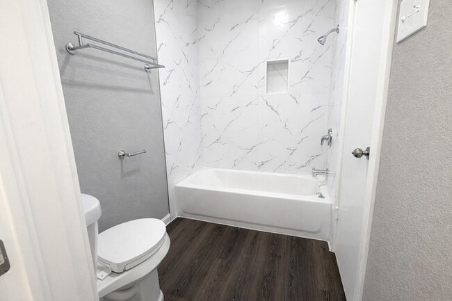 Building Photo - 16 Hill Top Ln