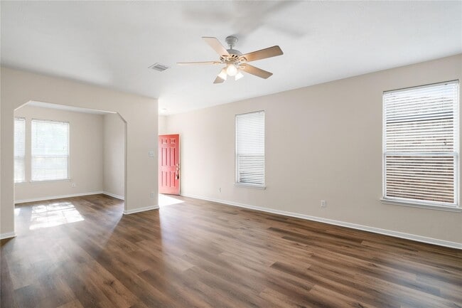 Building Photo - 8810 Willow Spur Dr
