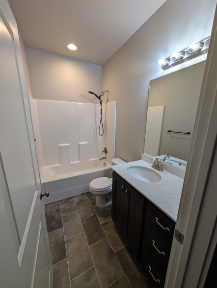 Building Photo - 638 W 1870 S