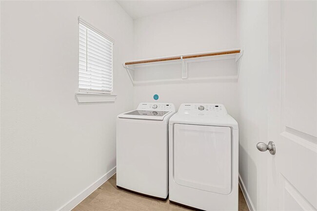 Building Photo - 17123 Bluebonnet Creek Trl